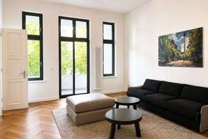 Erstbezug nach Sanierung: großzügige 4-Zimmer-Altbauwohnung mit Loggia und Aufzug in Kreuzberg