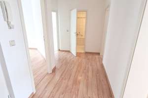 Lichtdurchflutete 3-Raum-Wohnung mit Balkon in liebevoll saniertem Gründerzeithaus im Herzen von Che – Henriettenstraße  73, 9112 Kaßberg, Chemnitz – Vorschaubild 3