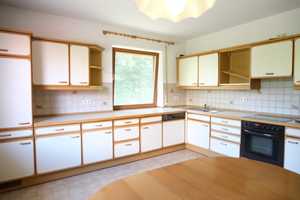Viel Platz, viele Möglichkeiten! Solides Haus für Handwerker in ruhiger Umgebung. – Donau-Ries (Kreis) – Vorschaubild 7
