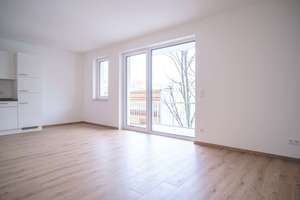 Wohnen im 6. Obergeschoss: 3 Zimmer, Balkon & Einbauküche – 4315 Volkmarsdorf, Leipzig – Vorschaubild 3