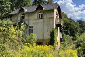 Denkmalgeschütze Villa der ehem. Patentpapierfabrik in Amtsberg südlich von Chemnitz auf 2.800 m² – An der Schlösselmühle 11, 9439 Erzgebirgskreis – Vorschaubild 1