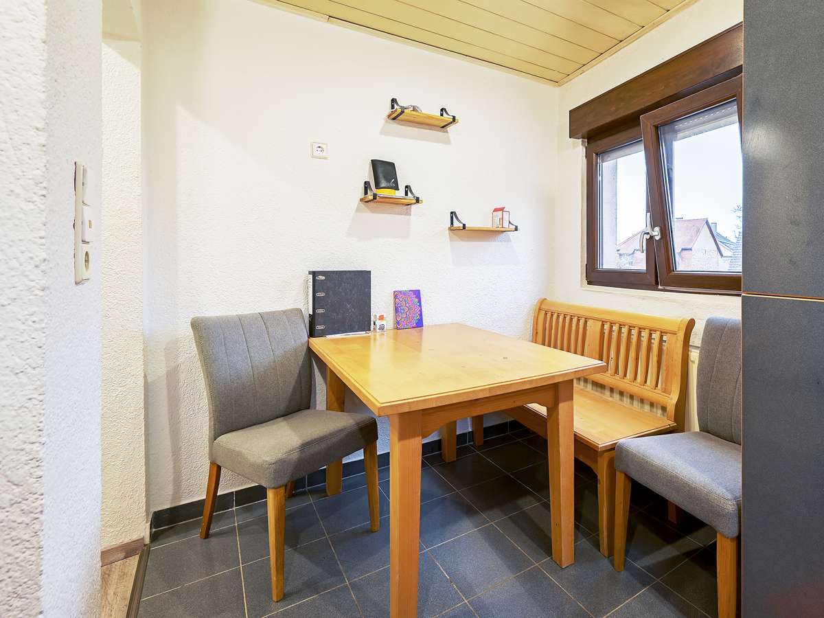 Immobilie in Karlsbad - Zwei Wohnungen, eine Investition: Vermietetes 2-Familienhaus ideal für Kapitalanleger - Bild 6