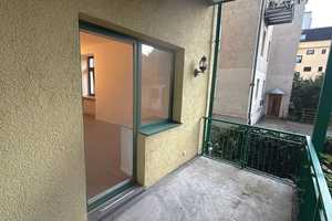 +++Zentrumsnahe 2 - Zimmerwohnung mit großem Balkon und Einbauküche+++ – Dinglerstraße 12, 86154 Augsburg – Vorschaubild 10