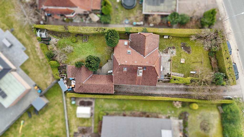 Immobilie in Alveslohe - Attraktives Einfamilienhaus mit großzügigem Grundstück in Alveslohe - Bild 2