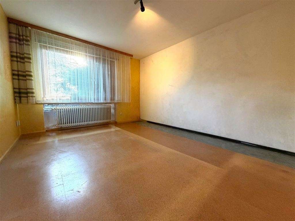 Immobilie in Gehrden - Gehrden Bestlage / großzügiges ZFH + ausgebautes DG mit Außenpool, Doppelgarage !  - Bild 9