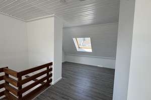 Alltagstaugliche 3-Zimmer-Wohnung mit Balkon in Köln – Zülpicher Straße 15, 50937 Neustadt/Süd, Köln – Vorschaubild 3
