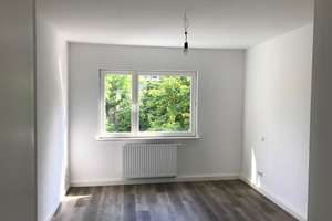 Helle und gut geschnittene 3-Zimmer Wohnung im 2. OG mit Sonnenbalkon – Odenwaldstraße 19, 51105 Humboldt/Gremberg, Köln – Vorschaubild 4