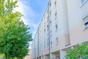Helle 1-RW nach Sanierung * möbliert* Bad m. Dusche * 3. OG Lift * grüner Innenhof zur Mitnutzung * – Johann-Meyer-Straße 7 a, 1097 Leipziger Vorstadt, Dresden – Vorschaubild 7