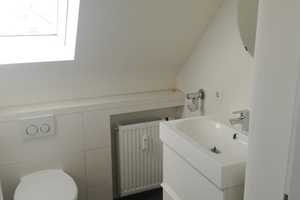 Nur für Studierende, 2-Zimmer DG-Wohnung  in PH-Nähe, für 2-er WG – Freiburg im Breisgau – Vorschaubild 7