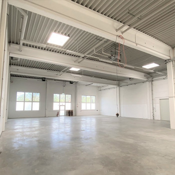 Hallen- & Bürokomplex | Rampe | hervorragende Lage