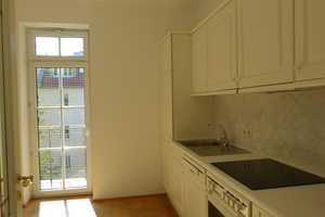 Ruhige 3-Zi.-Altbauwohnung mit Balkon und EBK in Mü.-Haidhausen, Franzosenviertel – München – Vorschaubild 2