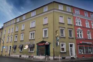 Modernisiertes Mehrfamilienhaus mit einladender Gewerbefläche – Die vollständige Adresse der Immobilie erhältst du vom Anbieter., 95615 Marktredwitz – Vorschaubild 1