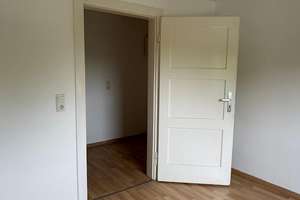 Charmante 2-Zimmer Wohnung im Dachgeschoss mit geräumigem Badezimmer – Finkenherd 15, 38229 Hallendorf, Salzgitter – Vorschaubild 7