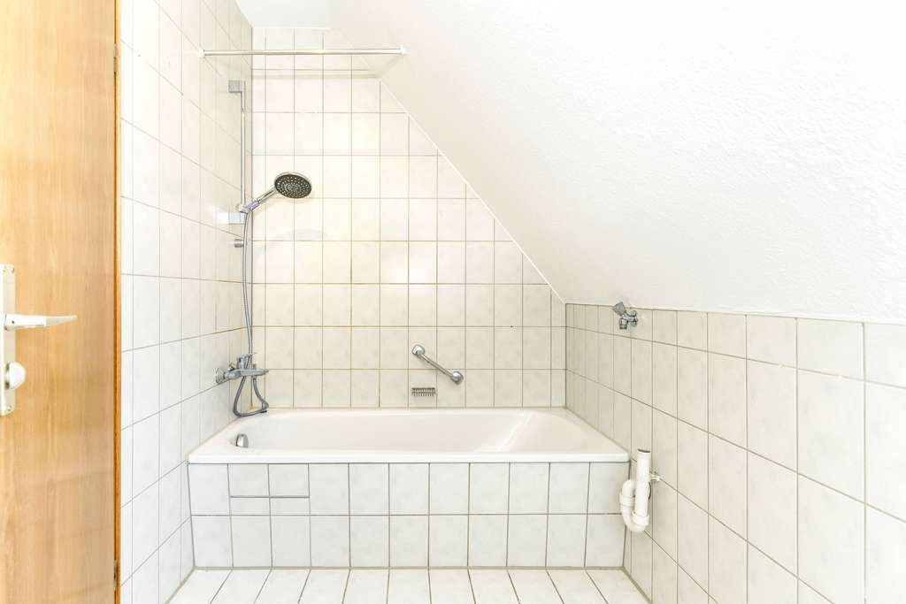 Immobilie in Hallbergmoos - Schön geschnittene 2-ZKB Maisonette-Wohnung über 2 Etagen! Heizung+Fenster neuwertig! - Bild 4