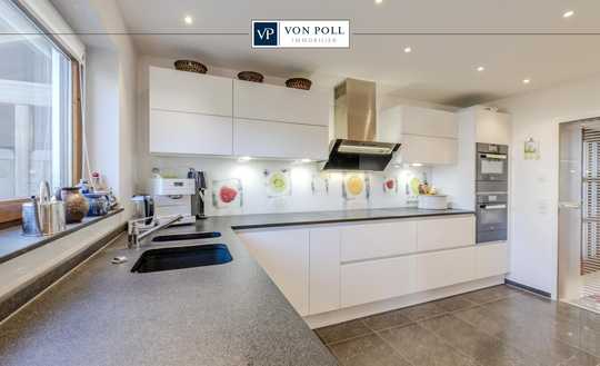 Großzügig wohnen in ruhiger Lage: Modernisiertes Einfamilienhaus mit Einliegerwohnung und Garten