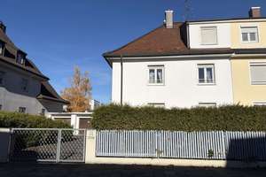 Doppelhaushälfte in Moosach