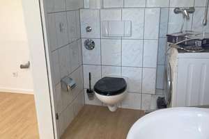 Helles Dachgeschoss Appartement mit Dachterrasse & Einbauküche in Düsseldorf Hamm – 40221 Hamm, Düsseldorf – Vorschaubild 7