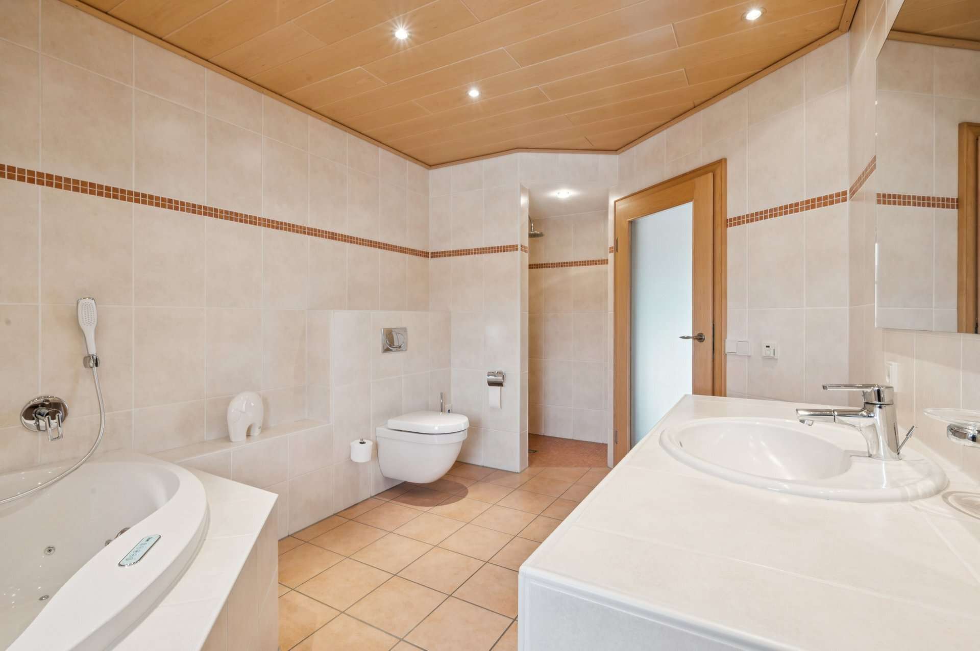 Immobilie in Nidda - Doppeltes Wohnglück - zwei Häuser auf einem Grundstück - Bild 8