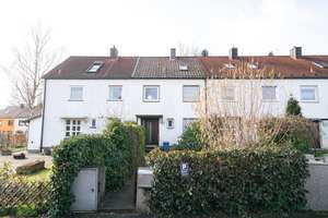 Raum für Visionen - RMH mit großem Südgarten, Ausbaupotenzial & Garage in Burgfarrnbach!