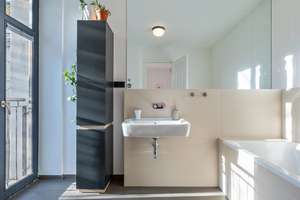 Modernisierte 4-Zimmer-Altbau-Wohnung im Graefekiez mit zwei Bädern, Aufzug und Balkon – Graefestraße 80, 10967 Kreuzberg, Berlin – Vorschaubild 13