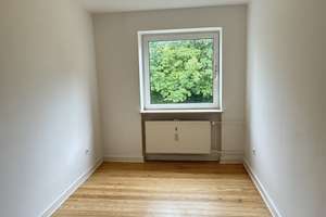 4-Raumwohnung mit Loggia zu vermieten – Insterburger Str. 1, 24149 Neumühlen-Dietrichsdorf, Kiel – Vorschaubild 3