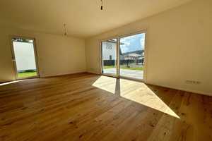 NEU - MODERN - SCHLÜSSELFERTIG
Reihenmittelhaus in schöner Lage von Peiting – Weilheim-Schongau (Kreis) – Vorschaubild 2