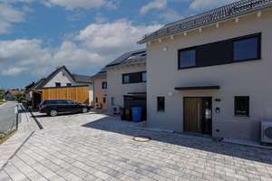 Schlüsselfertig ausgebautes Reihenendhaus mit Terrasse, Garten, 2 Stellplätzen, KFW 40 – Die vollständige Adresse der Immobilie erhältst du vom Anbieter., 84085 Langquaid – Vorschaubild 27