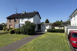 Doppelhaushälfte mit 864 m² Grundstück in Duisburg-Rumeln-Kaldenhausen — provisionsfrei