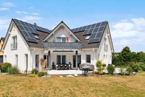 Energiesparend mit Photovoltaik und Wärmepumpe! Modernes Haus mit traumhaft großem Garten. – Erlangen-Höchstadt (Kreis) – Vorschaubild 3