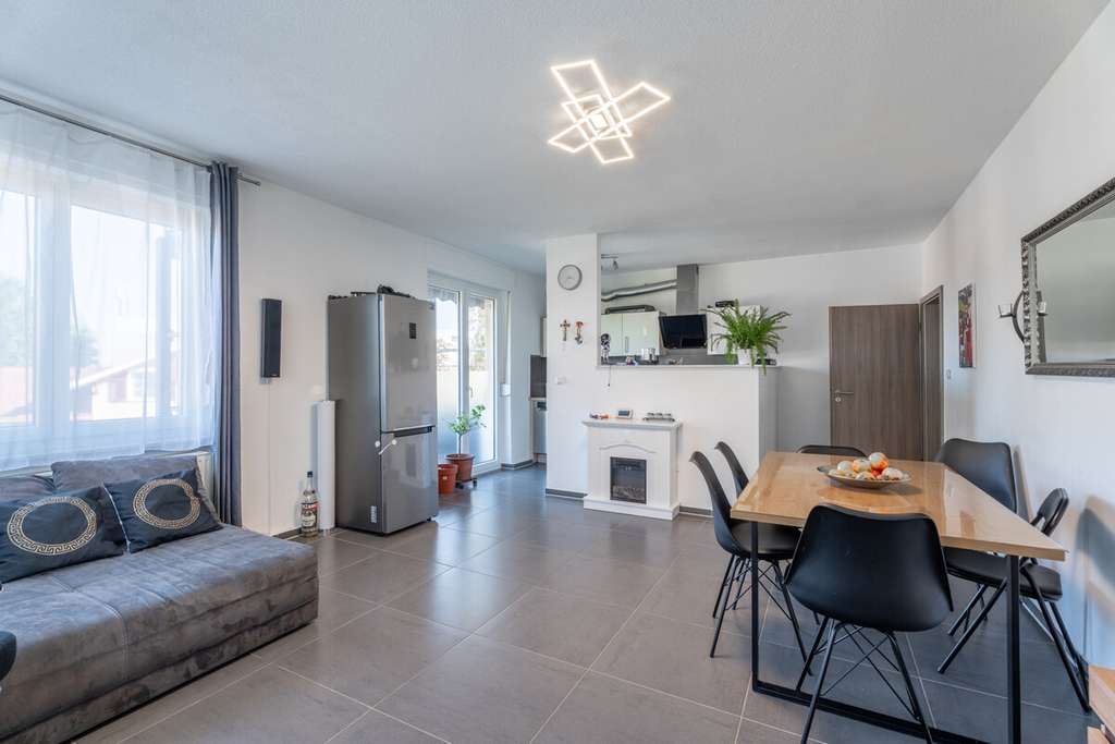 Immobilie in Rielasingen-Worblingen - 4-Zimmer-Wohnung mit Balkon | ca. 11.520 € Kaltmiete p.a. - Bild 1