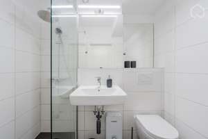 Zentrale Lage trifft frisches Design – 2 Zimmer zur Gartenseite zum Verlieben – Die vollständige Adresse der Immobilie erhältst du vom Anbieter., 12163 Steglitz, Berlin – Vorschaubild 4