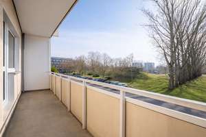 Komfortable 2-Zimmer-Wohnung mit Balkon als Kapitalanlage oder Eigennutzung – Die vollständige Adresse der Immobilie erhältst du vom Anbieter., 39130 Neu Olvenstedt, Magdeburg – Vorschaubild 2
