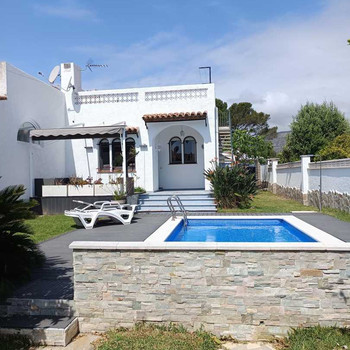 Wunderschönes Charakterhaus mit Garten und Pool zu verkaufen in MiamiPlatja