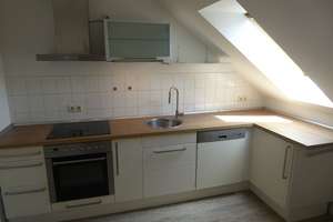 Kochen Sie gleich was Leckeres! - Schöne 2-Raum mit EBK im DG in ruhiger Lage – Schüffnerstr. 12, 9130 Sonnenberg, Chemnitz – Vorschaubild 2