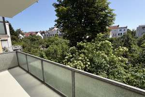 Stadtwohnung in Bremen-Fesenfelt Modernisierte 3-Zimmer-Wohnung mit Balkon ins Grüne Energieklasse C – Herderstraße 3, 28203 Fesenfeld, Bremen – Vorschaubild 2