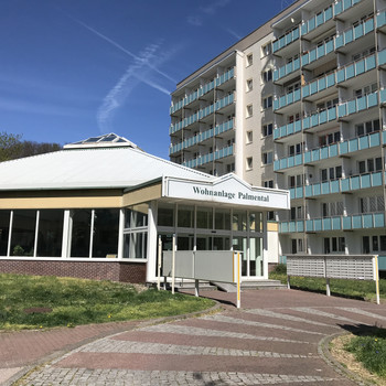 Helle freundliche 2-Raum-Wohnung mit 2 Balkone, 2 Bäder und Wohnküche