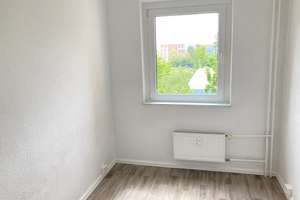 Drei Zimmer mit Balkon! – Olvenstedter Chaussee 153, 39130 Neu Olvenstedt, Magdeburg – Vorschaubild 3