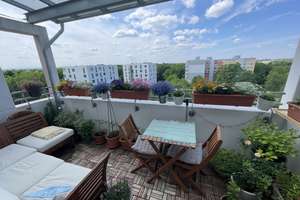 Helle, geräumige 2 Zi Wohnung am Ostpark mit Traumbalkon - ab 1.4. frei