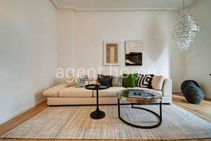 MÖBLIERT - URBAN LIVING - Tolle Altbauwohnung nahe Marienplatz – Die vollständige Adresse der Immobilie erhältst du vom Anbieter., 70180 Lehen, Stuttgart – Vorschaubild 2