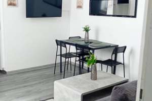 Voll Möblierte Drei-Zimmer-Wohnung mit Terrasse  in Düsseldorf Friedrichstadt