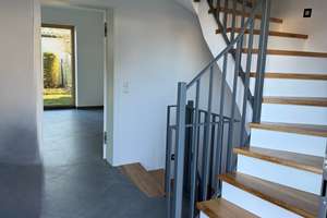 Doppelhaushälfte in München-Lerchenau mit 5 Zimmern – Espenstraße 1, 80935 Lerchenau-Ost, München – Vorschaubild 2