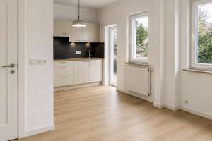 Viel Platz für die ganze Familie - renoviertes Reihenhaus, sofort bezugsfrei & provisionsfrei – 27576 Klushof, Bremerhaven – Vorschaubild 2