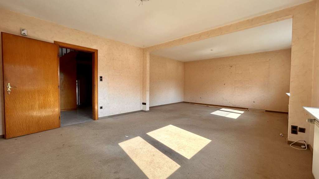 Immobilie in Cuxhaven - Einfamilienhaus mit großzügigem Grundstück und freiem Blick über die Felder in Cuxhaven-Lüdingworth - Bild 4