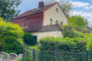 Freistehendes Einfamilienhaus mit Dachterrasse, Garten und viel Platz auf drei Etagen – Die vollständige Adresse der Immobilie erhältst du vom Anbieter., 12309 Lichtenrade, Berlin – Vorschaubild 1