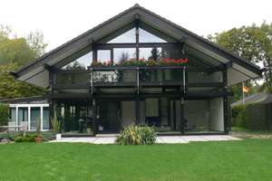 LUXURIÖSES HUF HAUS BESTENS IN FORM 211 m² WFL. + 67 m² WINTERGARTEN, DOPPELGARAGE AUF 1.214m² GRUND – Die vollständige Adresse der Immobilie erhältst du vom Anbieter., 16348 Wandlitz – Vorschaubild 1