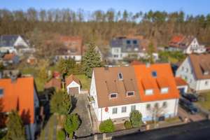 BESTEHENDES nutzen. NEUES schaffen. - Doppelhaushälfte zum Sanieren in Buchenbühl mit Ausbaureserve – Die vollständige Adresse der Immobilie erhältst du vom Anbieter., 90411 Buchenbühl, Nürnberg – Vorschaubild 3