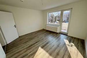 Einziehen & wohlfühlen: Frisch renovierte 3-Zimmer-Wohnung mit Balkon in Gebhardshagen – Bodenbacher Ring 109, 38229 Gebhardshagen, Salzgitter – Vorschaubild 3