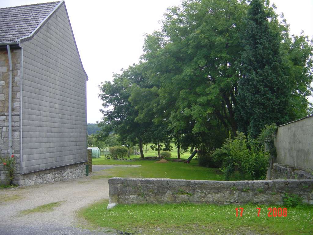 Immobilie in Stolberg - historisches MFH mit 3 Wohneinheiten, 4 Garagen, Stelllätzen und großem Gartenland - Bild 1