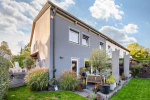 AIGNER - ERBBAURECHT: Modernes Reiheneckhaus mit Wohlfühlfaktor – Die vollständige Adresse der Immobilie erhältst du vom Anbieter., 80937 Am Hart, München – Vorschaubild 1