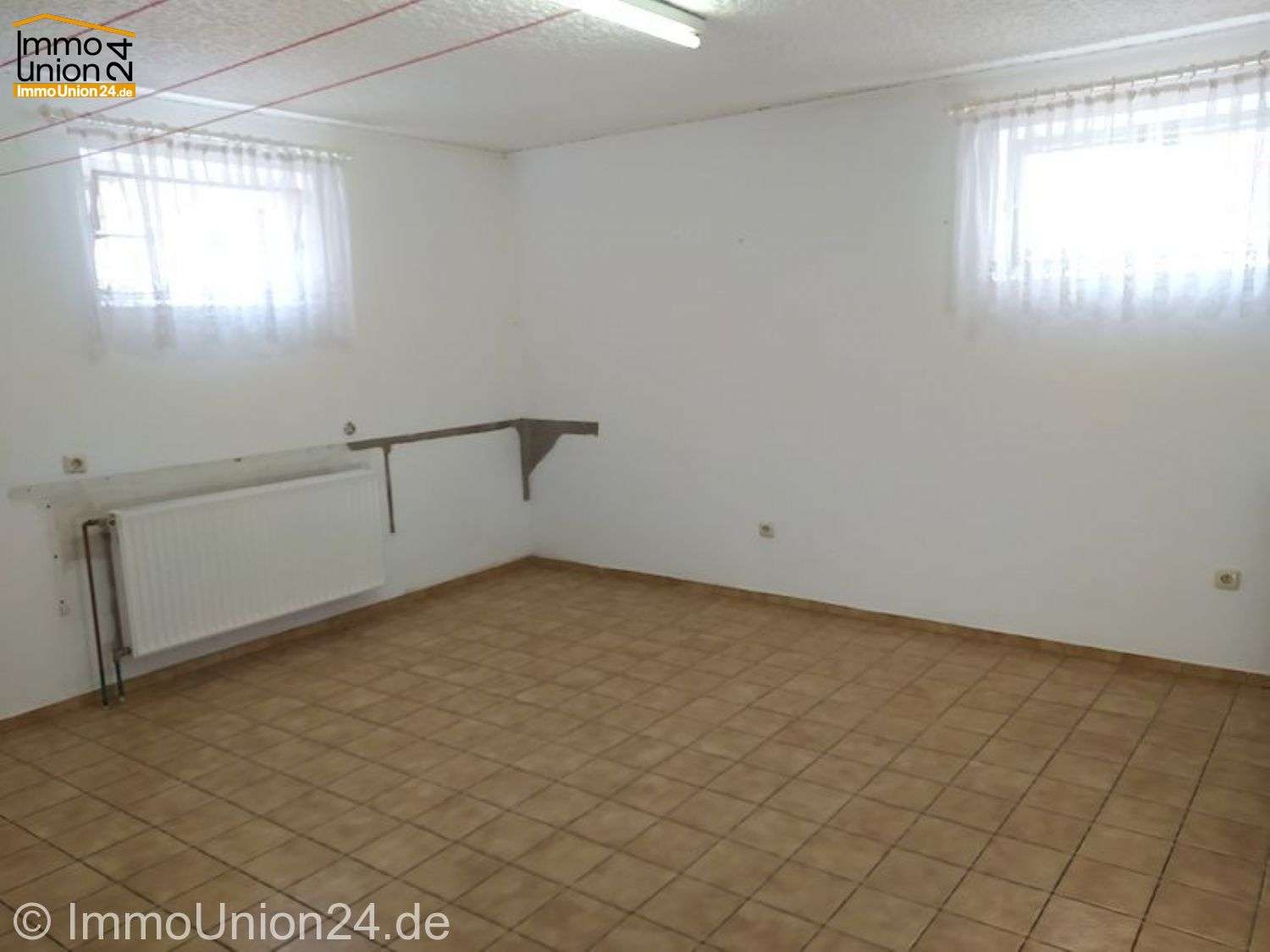 Immobilie in Langenzenn - 689.000,- für 200 qm Haus mit Potential für zwei Wohneinheiten oder für Selbständigkeit (z.B. Büro) - Bild 8